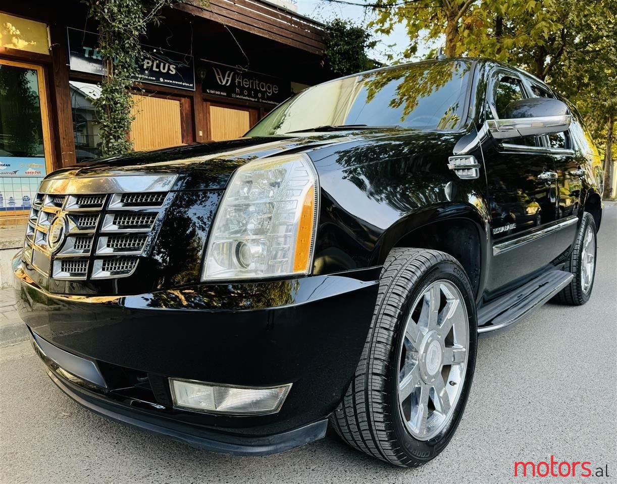 2011' Cadillac Escalade photo #2