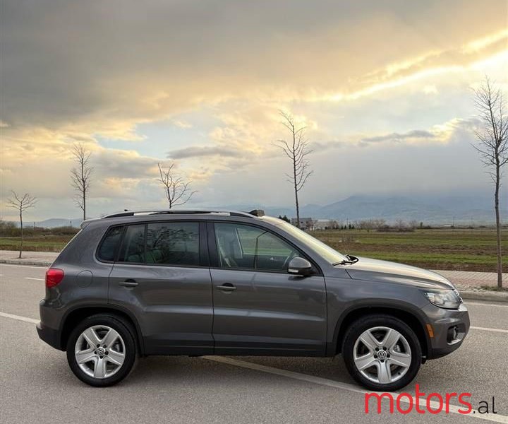 2014' Volkswagen Tiguan photo #6