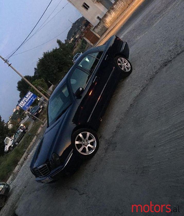 2000' Mercedes-Benz 220 photo #1