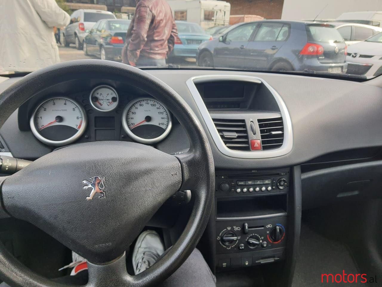 2009' Peugeot 207 photo #5