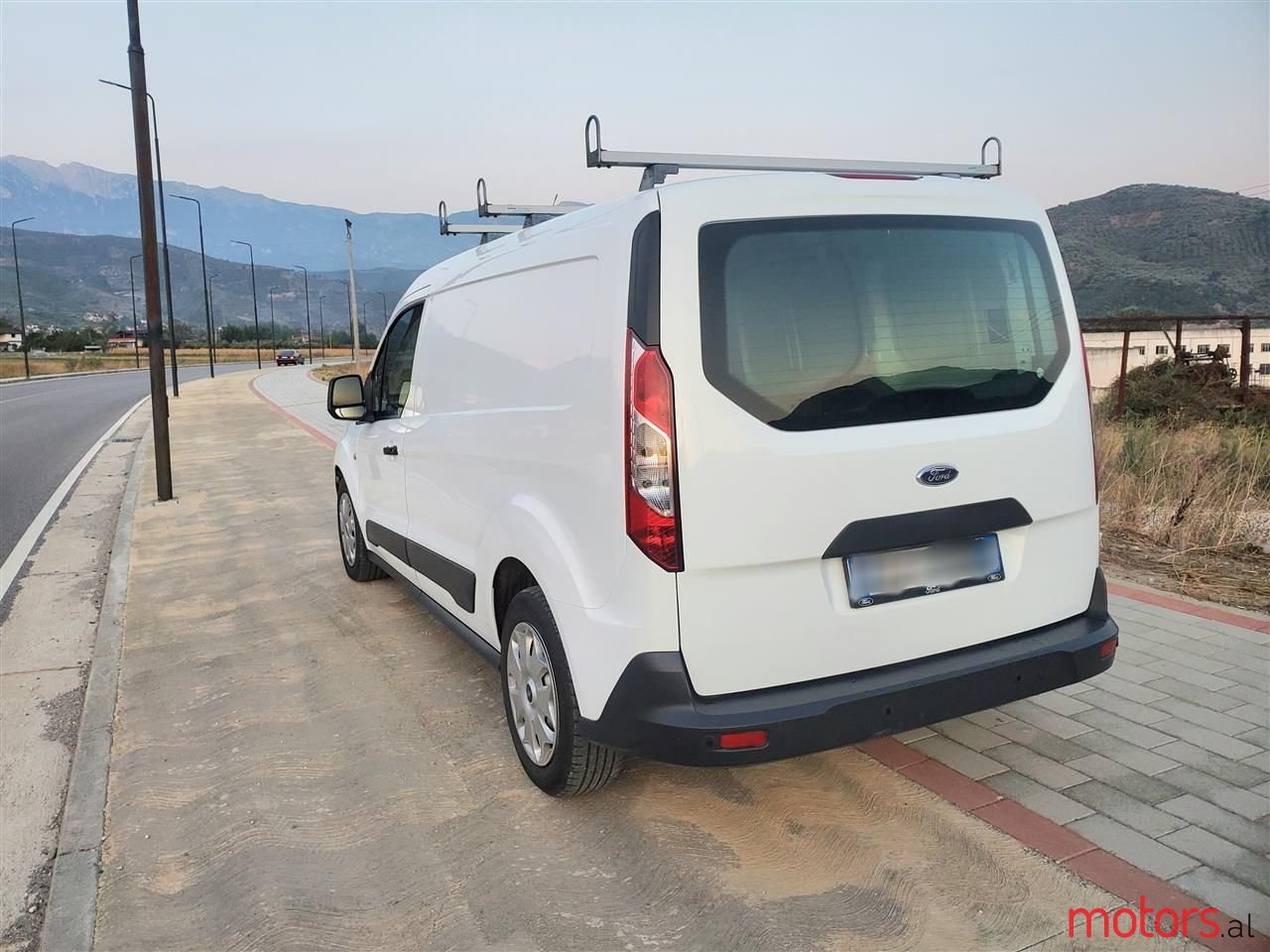 2015' Ford Tourneo photo #2
