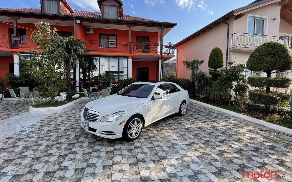 2012' Mercedes-Benz E 350 photo #1