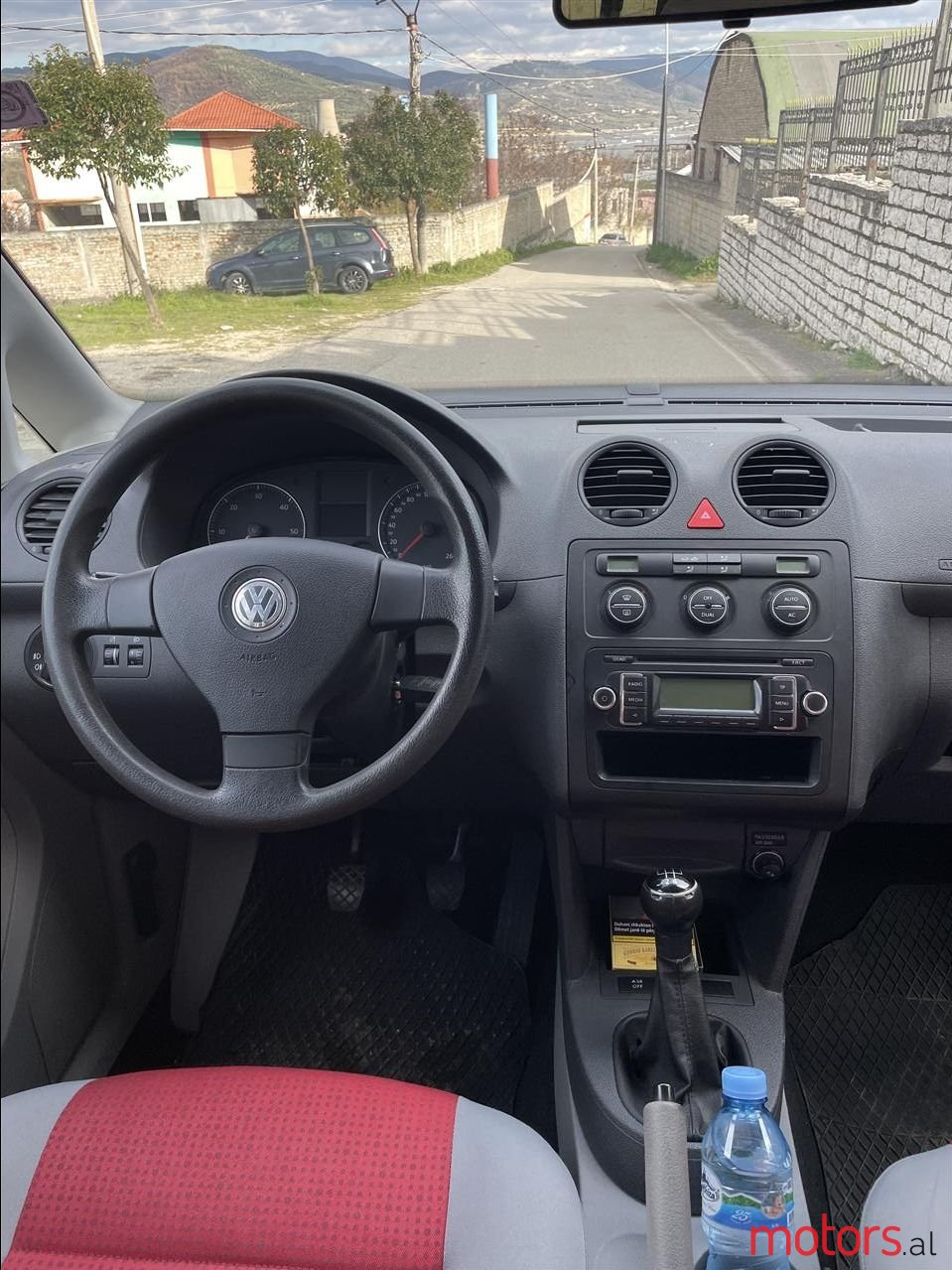 2009' Volkswagen Caddy photo #4