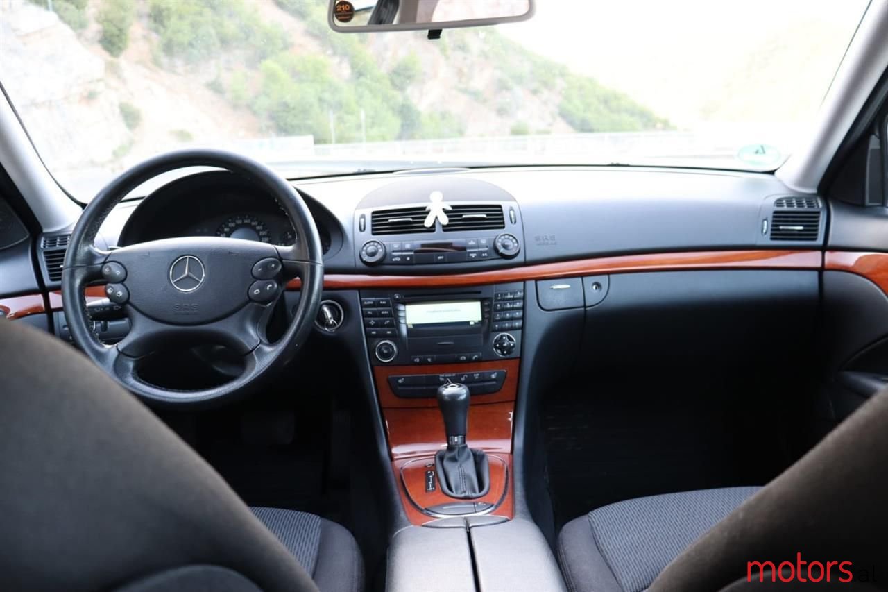 2007' Mercedes-Benz E 220 photo #5