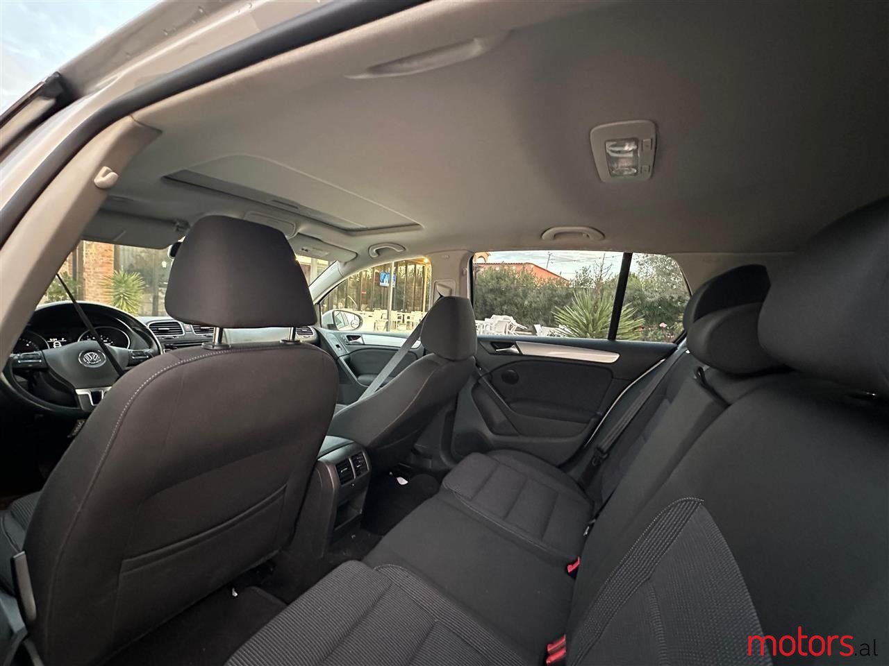 2013' Volkswagen Golf photo #2