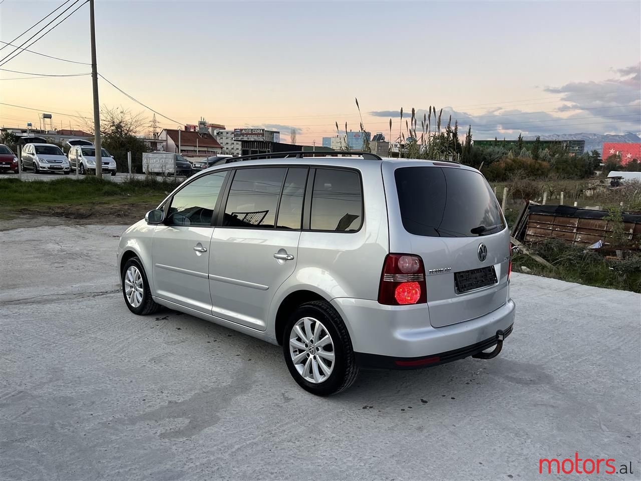 2007' Volkswagen Touran photo #5