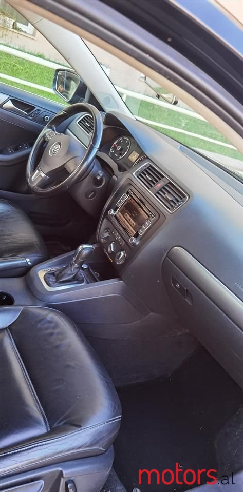 2013' Volkswagen Jetta photo #3