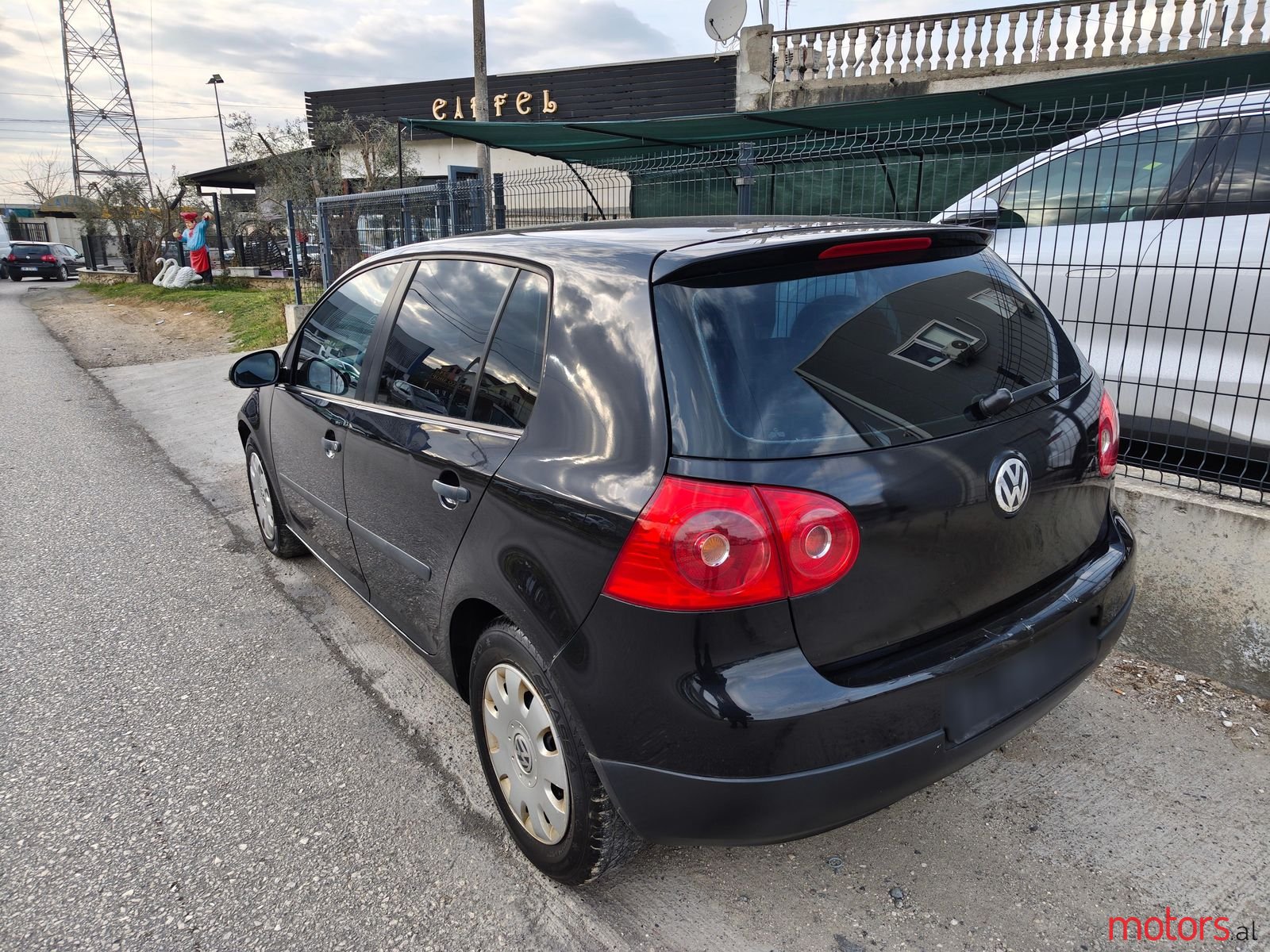 2004' Volkswagen Golf photo #5