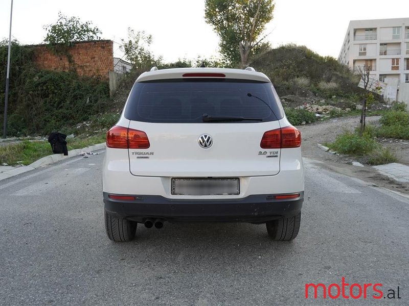 2012' Volkswagen Tiguan photo #2