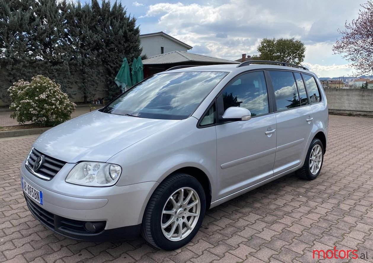 2005' Volkswagen Touran photo #1