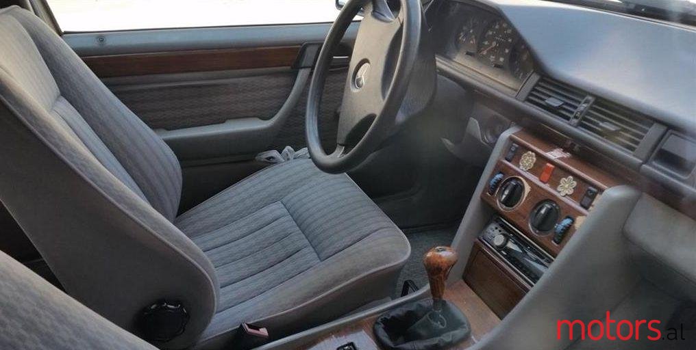 1990' Mercedes-Benz 200 photo #1