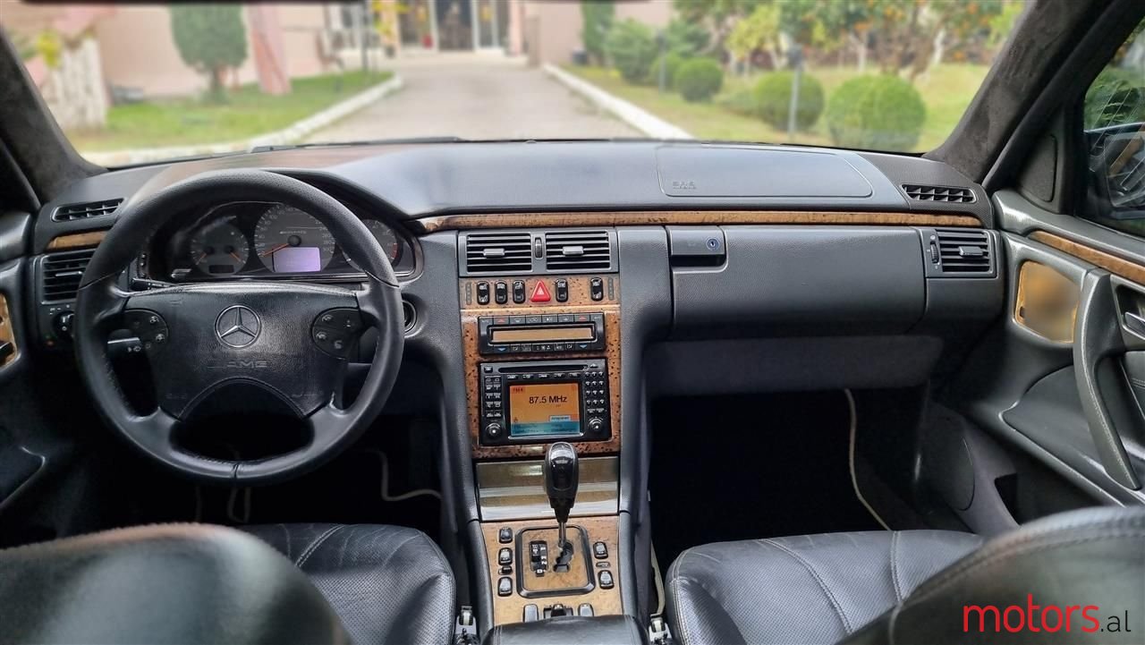 2002' Mercedes-Benz E 55 AMG photo #2