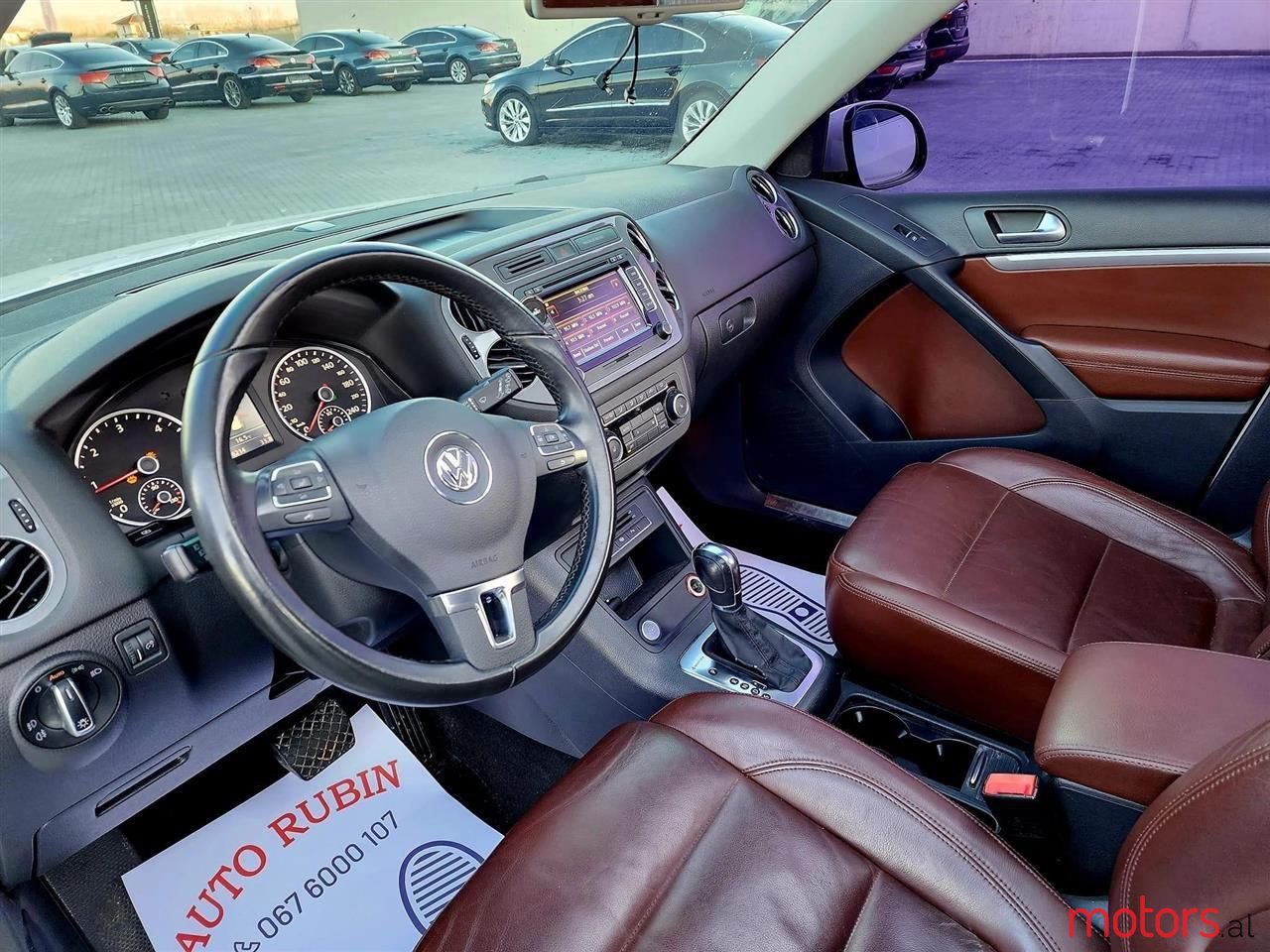 2012' Volkswagen Tiguan photo #1