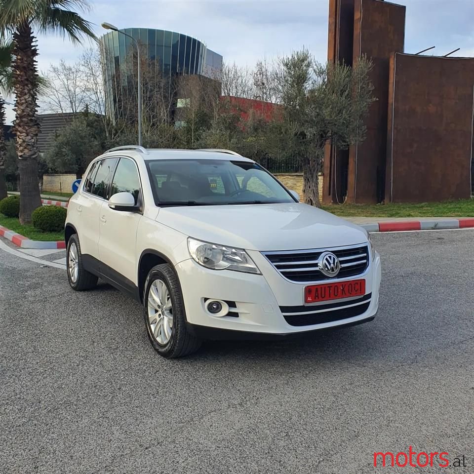 2009' Volkswagen Tiguan photo #2