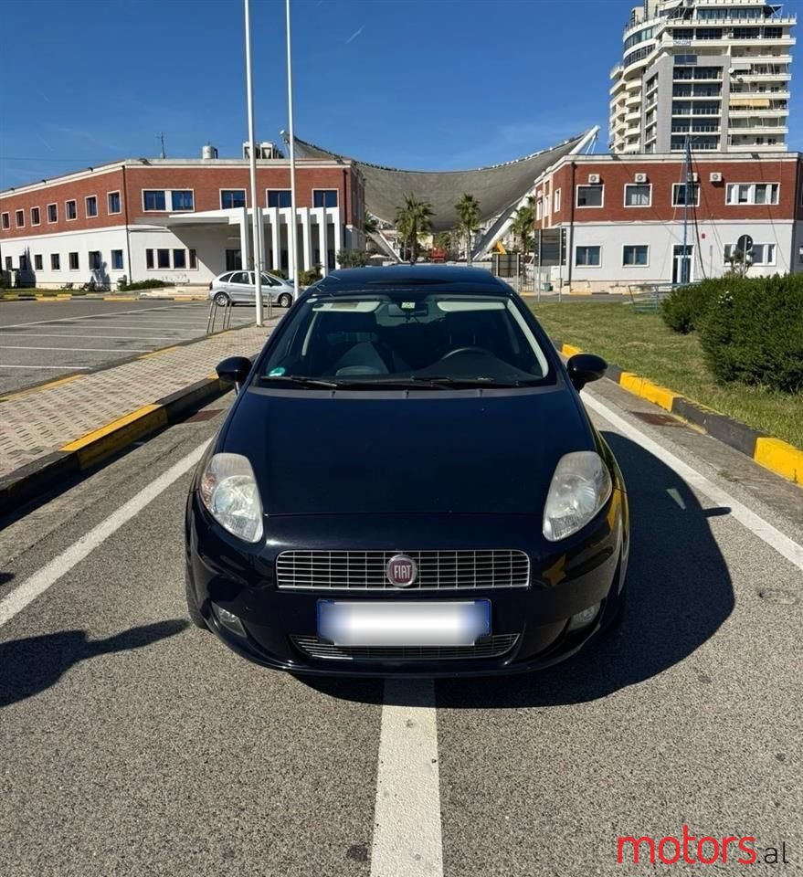 2009' Fiat Grande Punto photo #2