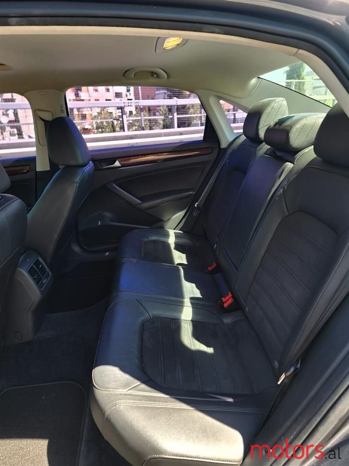 2014' Volkswagen Passat photo #5