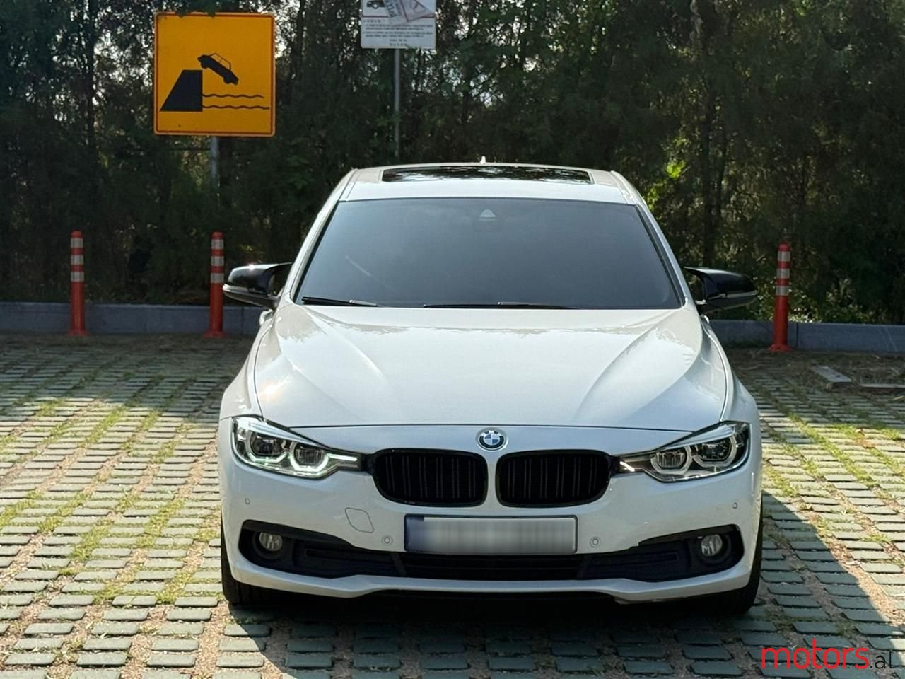 2016' BMW 320 photo #4