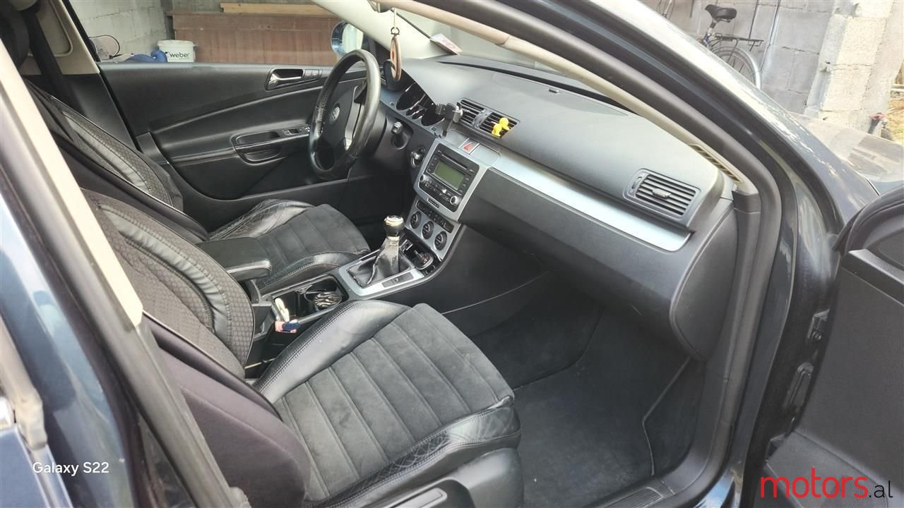2006' Volkswagen Passat photo #4