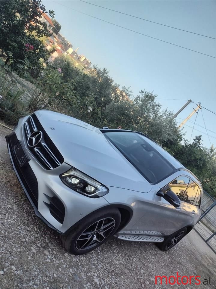 2019' Mercedes-Benz GLC 220 photo #3