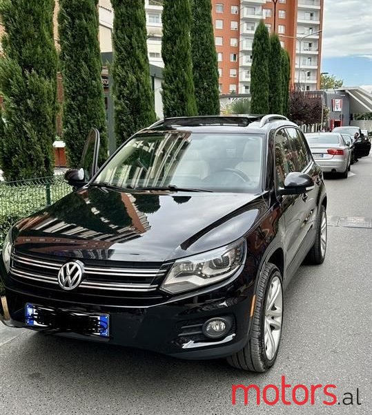 2012' Volkswagen Tiguan photo #4