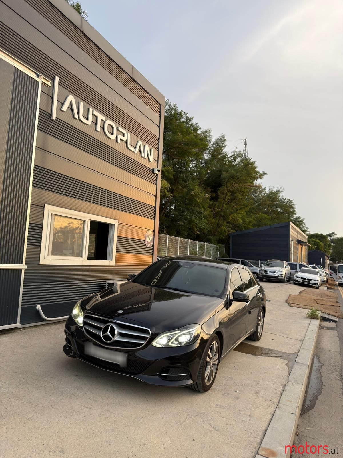 2014' Mercedes-Benz E 220 photo #1