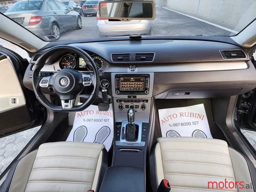 2012' Volkswagen Passat photo #6