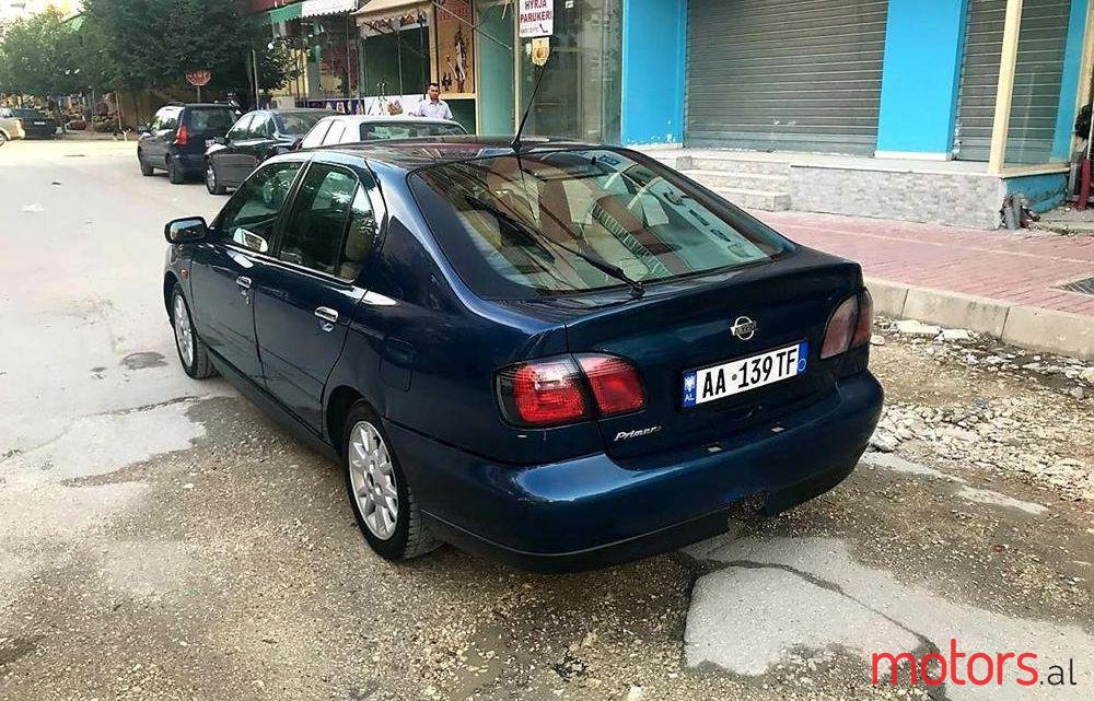 2002' Nissan Primera photo #1