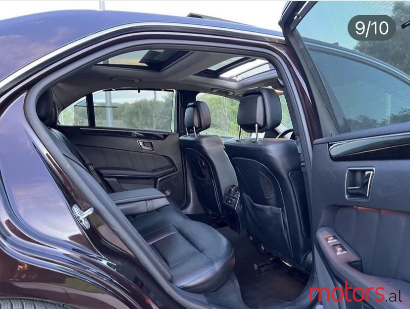 2010' Mercedes-Benz 350 photo #3