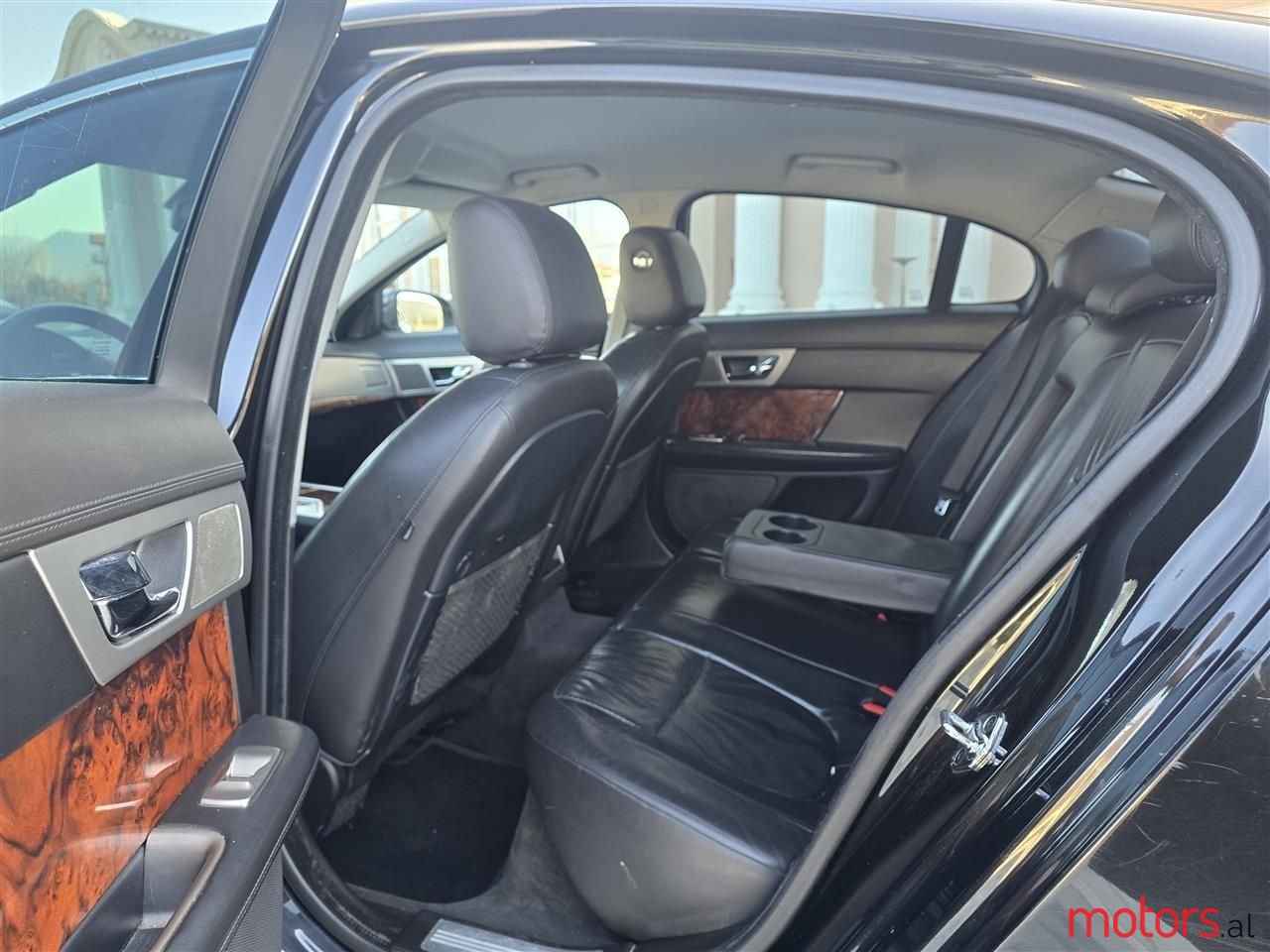 2010' Jaguar XF photo #2