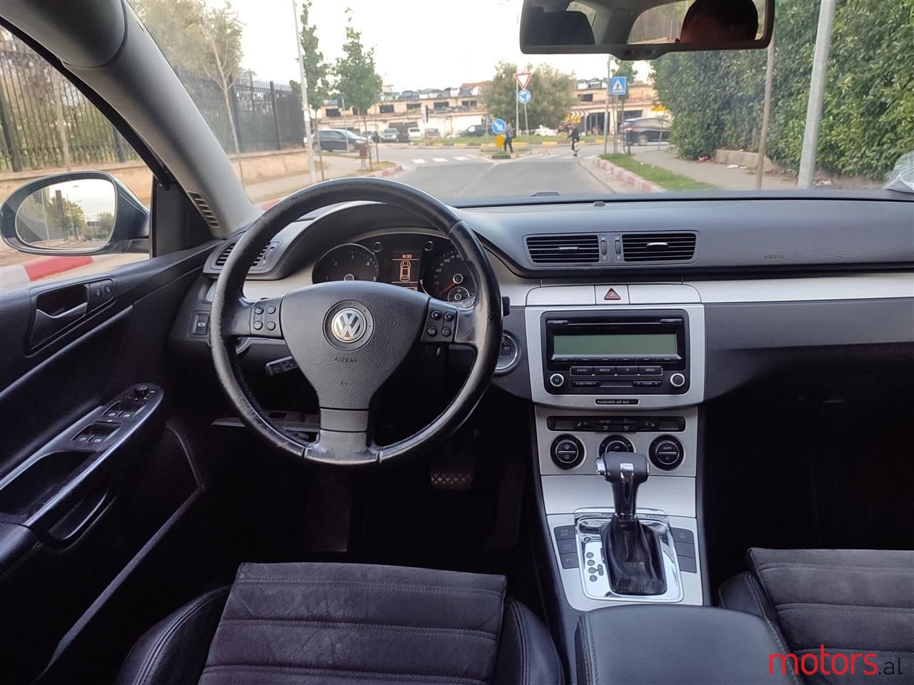 2009' Volkswagen Passat photo #6