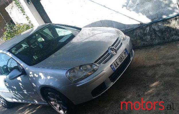 2004' Volkswagen Golf photo #1