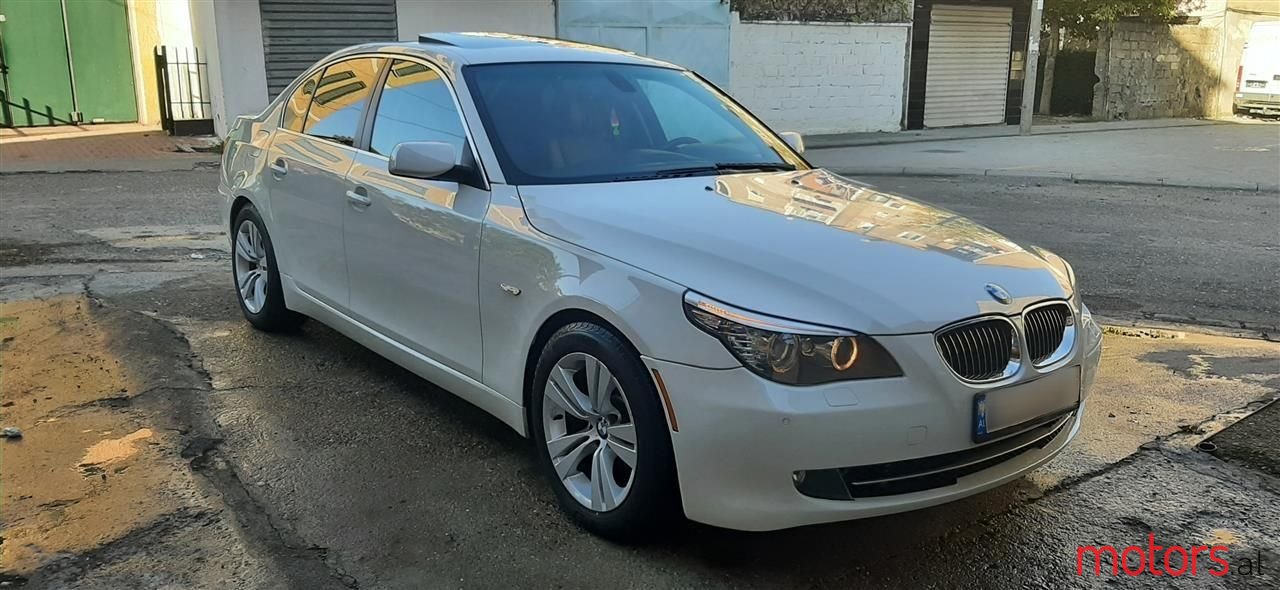 2009' BMW 528 photo #1