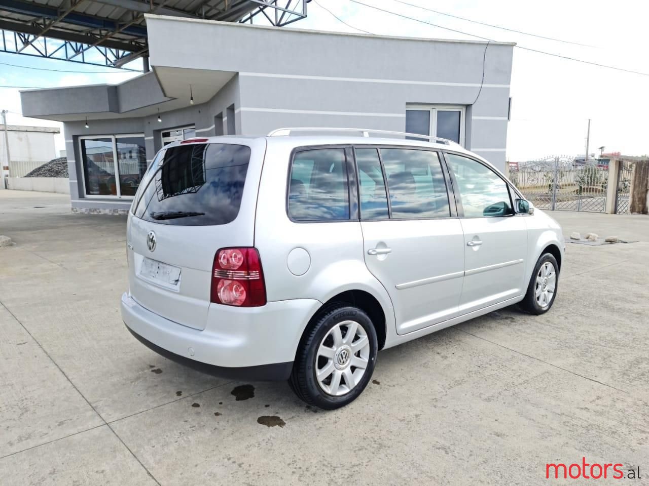 2007' Volkswagen Touran photo #1