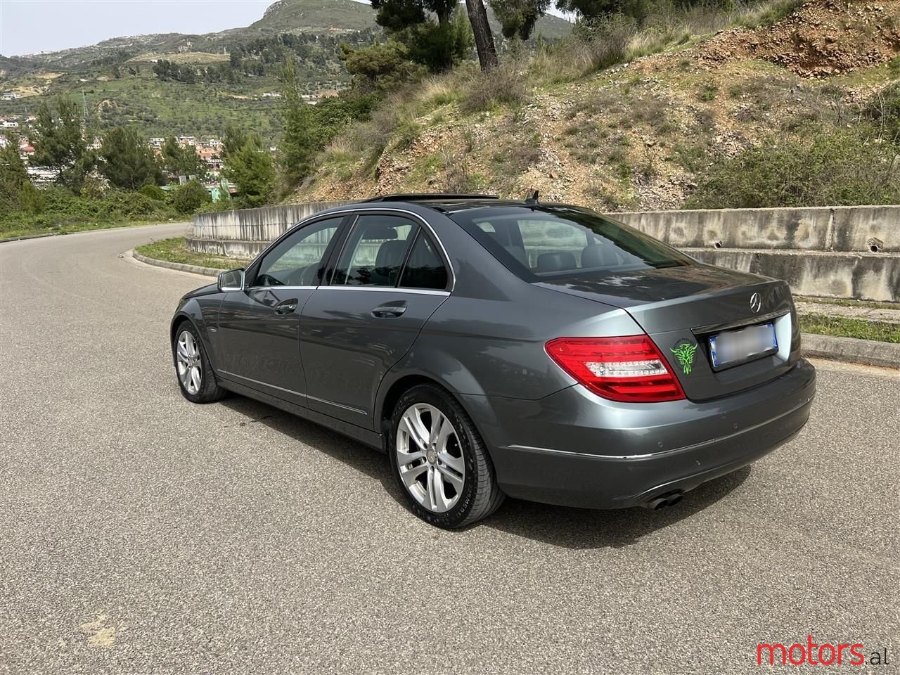 2011' Mercedes-Benz C 220 photo #2