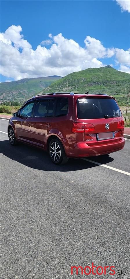 2012' Volkswagen Touran photo #4