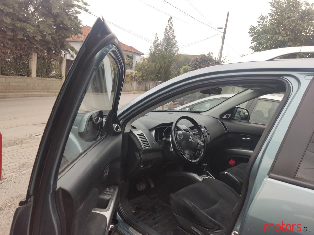 2010' Mitsubishi Outlander photo #5