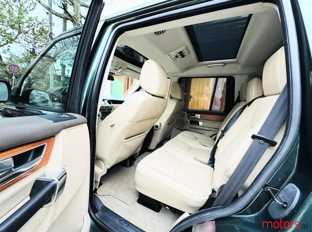 2012' Land Rover Discovery photo #6