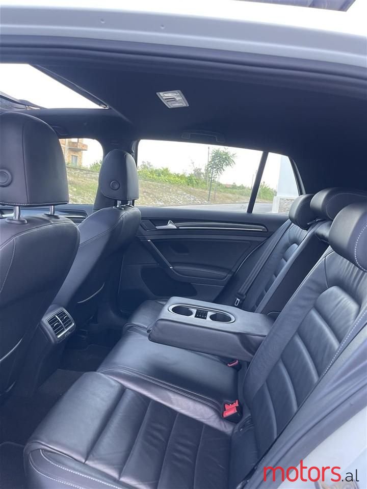 2014' Volkswagen Golf photo #2