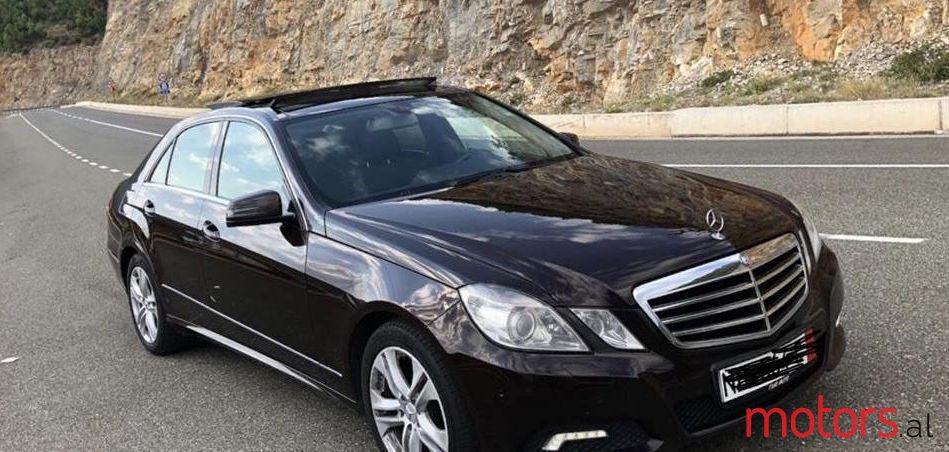 2010' Mercedes-Benz E 220 photo #1