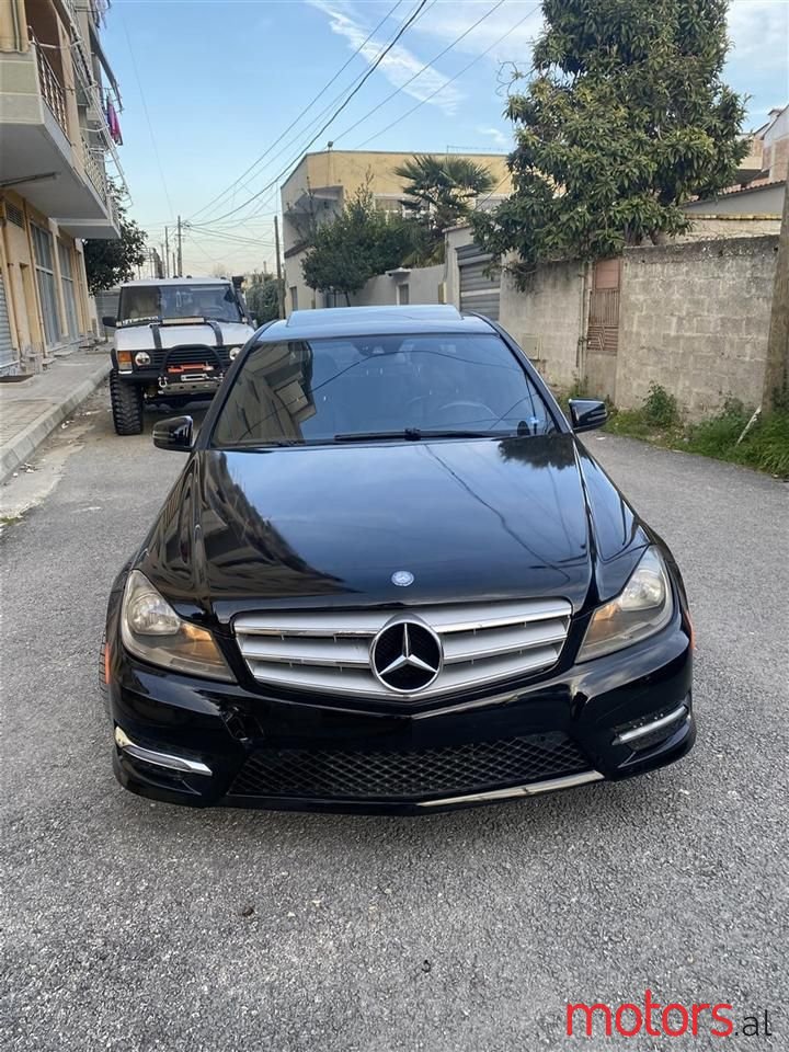 2012' Mercedes-Benz C 300 photo #3