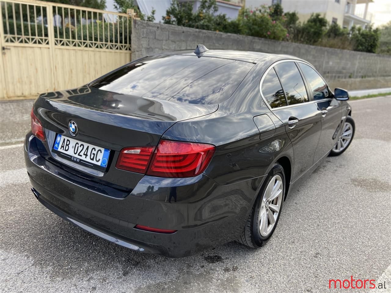 2012' BMW 520 photo #5