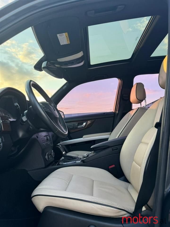 2010' Mercedes-Benz GLK 220 photo #6