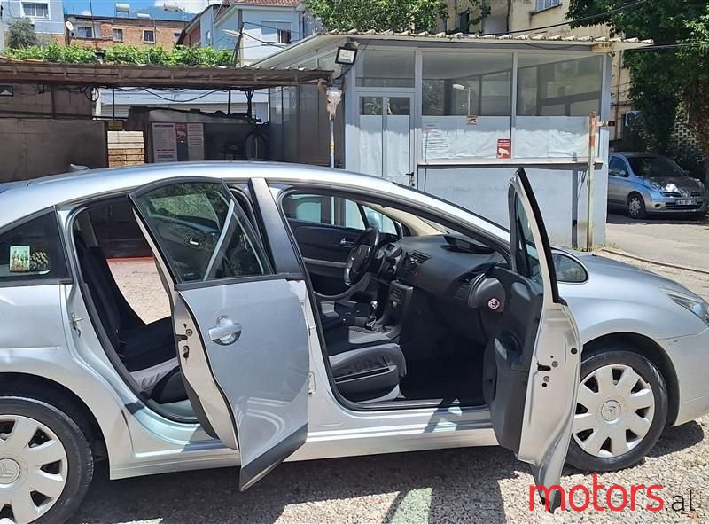 2008' Citroen C4 photo #6
