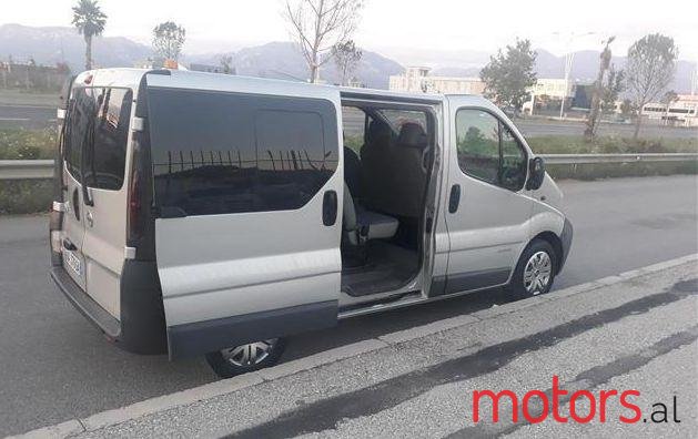 2003' Nissan Primastar photo #1