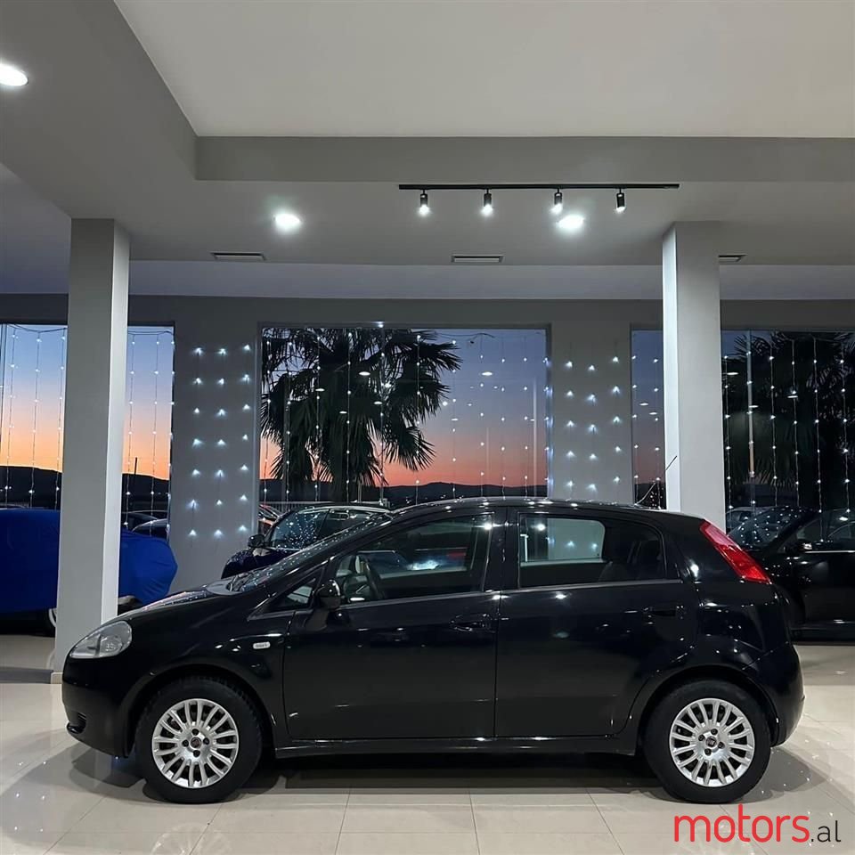 2013' Fiat Punto photo #4