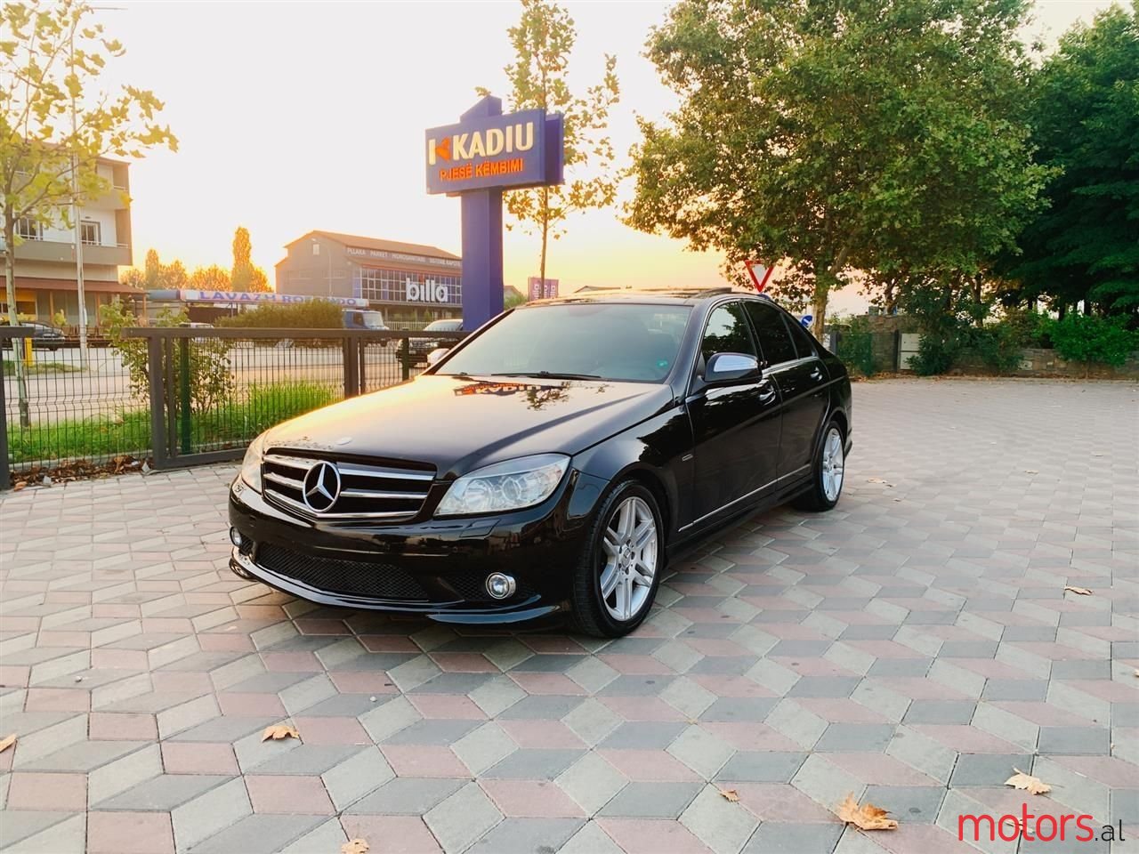 2008' Mercedes-Benz C 320 photo #1