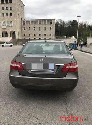 2009' Mercedes-Benz E-Class photo #1