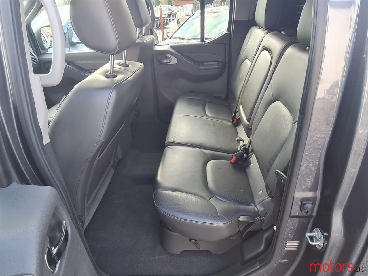 2013' Nissan Navara photo #6