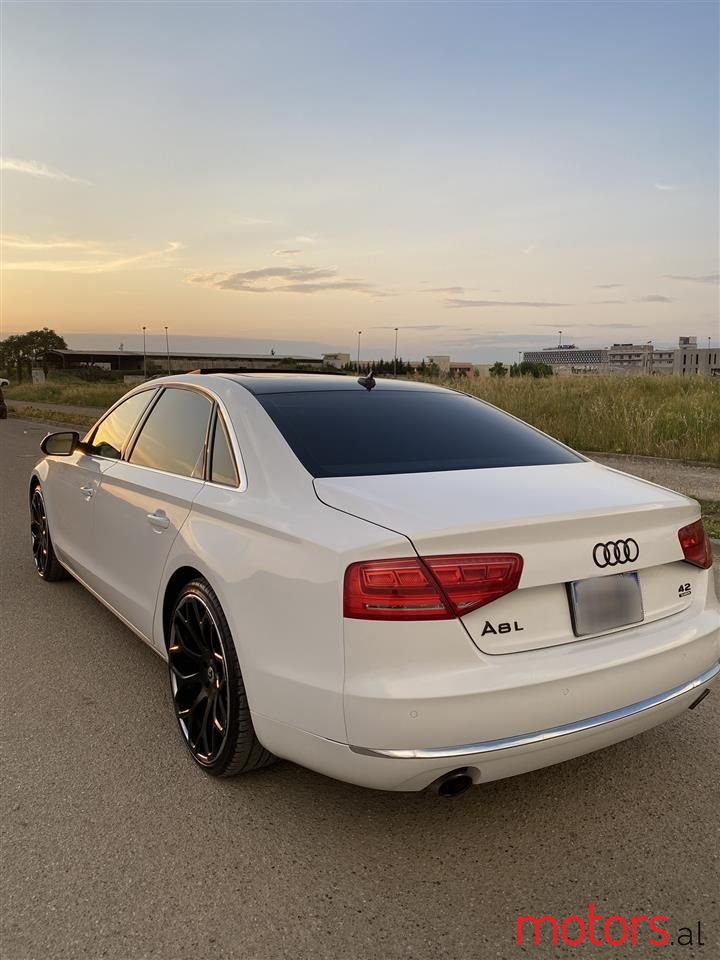 2011' Audi A8 photo #6
