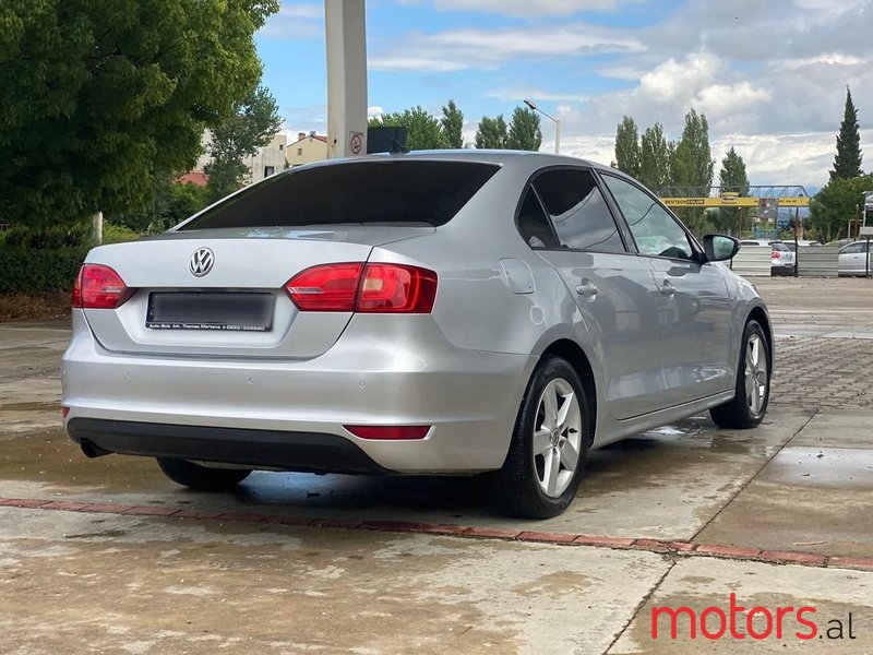 2011' Volkswagen Jetta photo #6